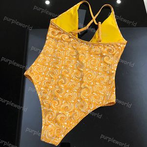 Bikini Set One Piece Women Swimsuit Yellow Jacquard Design Sexig spetsar upp långärmad badkläder Set Beach Seaside247q