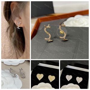 Elmas Küpeler Tasarımcı Çıtalar için Simple Gold Love Küpeler Y Lüks Gümüş Kulak Yüzük Erkek Tasarımcıları Takılar Aretes Ladies2643