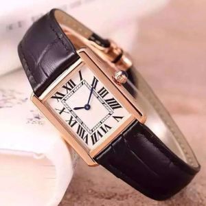 U1 najwyższej klasy AAA Geometryczne prostokąta Zbiorniki na rękę Starszy KTARTZ ZWYTAŁY Kobiet Roman Number Watch Czarna skóra Sapphire Crystal Glass Watch 096