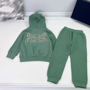 Tasarımcı Kids Trailtsuit Hoodies Pnats 2 Parça Set Kaplan Nakışları Çocuk Swearpants Hooded Ceket Erkek Kız Çocuk Logo Marka Giysileri Uzun Kollu Pantolon