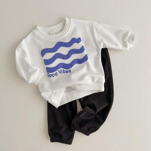 衣料品セット2pcs/set秋の男の子の服カジュアルセットセットセーターセーターセーターコーディュロイパンツキッズ女の子服の綿スーツ