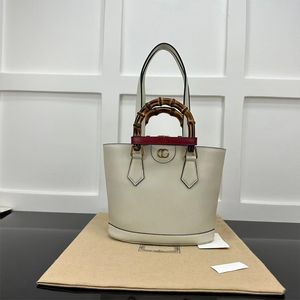 Luxury Designer Bag The Tote Bucket Bag Diana Bamboo Tote Bag Handle Handväska äkta läder axelväska Kvinnor Crossbody Shopping Bag Fashion Purses Handväskor