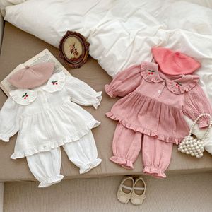 Giyim Setleri Sonbahar Bahar Bebek Kızlar 2pcs Pijama Seti Pamuk Kiraz Gevşek Üstleri Katı Yumuşak Nefes Alabilir Pantolon Takım Toddler Sleepsuit 230919