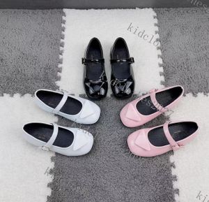 Lolita designer ballerina skor kvinnor vår mode balett lägenheter skor fyrkantiga tå patent läder skor loafers baby flickor barn prinsessor skor