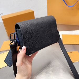 Bolsa de ombro vestível Fastline de couro preto de grife