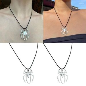 Pendant Necklaces Simulated Spiders Necklace For Women Men Fashionable Neck Chain Unique Statement Piece Party Jewelry Accessories Gift