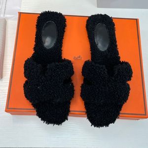 Autumn New Flat Bottom tofflor Famous Women Designer Brand Open Toe Sandals Square Head Lamb Fleece Soft Sole Outwear Casual mångsidig bokstav Slingback Ladies Shoe