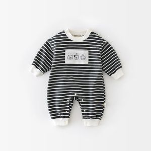 Rompers Baby polar Romper Autumn Winter Korean Boys Dziewczęta niemowlęta w paski z długim rękawem zagęszczenie ciepły kombinezon bawełniane ubrania maluchowe 230919