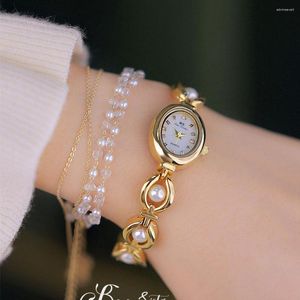 Armbandsur Elegant guldimitation Pearl Quartz Chain Watch Oval Plate Design Waterproof Women's For Wife Gift Relogio Feminino