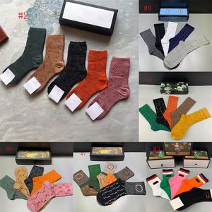 Designers Mens Womens Meias Cueca Cinco Pares Clássico Carta Esportes Stocking Inverno Algodão Casual Sock Gift Box242E