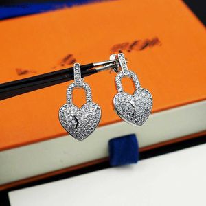 23SS Designer-Ohrringe für Damen, hochwertiger Charm-Schmuck, voller Diamant, herzförmige Anhänger-Ohrringe, inklusive Box, Geschenkauswahl