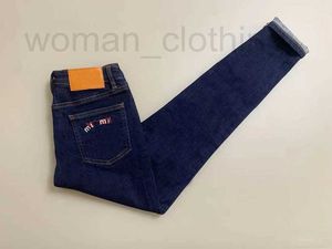 Jeans da donna firmati autunno e inverno piedi in pile sottili blu jeans corti per le donne pantaloni a matita da donna stretti e sottili europei 43U3