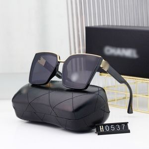 Topp lyxiga solglasögon Polaroid Lens Designer Womens Mens Goggle Senior Eyewear For Women Eyeglasses Frame Vintage Metal Sun Glasögon med Box Leopard OS 0537