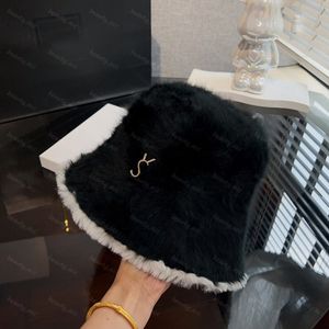 Vinter beanie designer för kvinnor fuzzy hink hatt motorhuven lyx mössor varm ull hatt mode damer breda brim hattar guld bokstav chapeau d