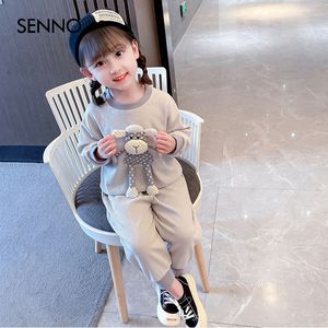 Kläduppsättningar söta barndräkt set 2 stycken Sweatshirt Tops Sweatpants Pants for Boys Girls Autumn Costume Clothes 16y 230919