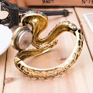 Wristwatches Bracelet Watch Luxury Fashion Snake Shape For Women Ladies Retro Roman Scale Crystal Quartz Watches Clock Gift