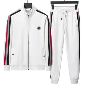 Lululemen Womens Europeanand American Trendy Mens Tracksuitシンガーレタープリントカップルスウェットシャツの男性とパーカースポーツウェアセットTHトラックスーツの男性SトラックスーツR4