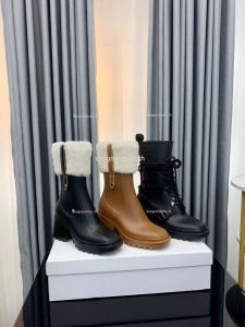 Betty Boots Stivali firmati Autunno Inverno Stivali da donna Stivali di gomma di lusso in pelle di caucciù di montone Stivali da pioggia per capelli Moda Scarpe all'aperto Stivali