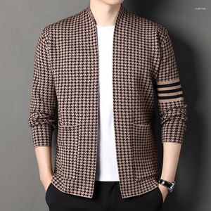 Camisolas masculinas luz luxo mil pássaro verificador jacquard malha cardigan 2023 outono moda personalidade xale casual camisola casaco