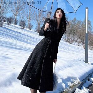 Women's Wool Blends 2023 Autumn Winter New Black High Grade Woven Tweed Bright Dotted Women's French Fragrance Style Rough Long Woolen Coat L230920