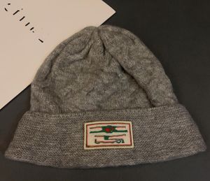 Chapéu de malha de qualidade cor pura engrossado chapéu de lã quente baotou gorro chapéus casal casual masculino e feminino boné de manga