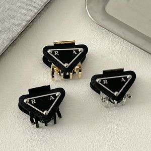 Triangle High Sense Fashion Hair Clamps New Womens Small Size Hair Clamps Designer Brand Black Luxury Hair Jewelry Gorgeous Design Metal Hair Clips