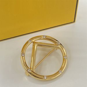 جولة ذهبية رسائل بروش مصممة فاخرة براقة لؤلؤة دايموند بروشات المجوهرات للسيدات السيدات الحفلات ديكور