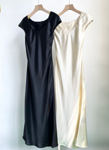 Toteme yuvarlak boyunlu takılmış elbise rahat elbise
