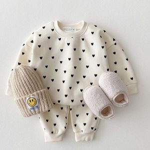 Kleidung Sets Baby Mädchen Baumwolle Kleidung Herz Muster Kinder Anzug Casual Langarm Mit Kapuze Pullover Zwei-stück Set Koreanische version