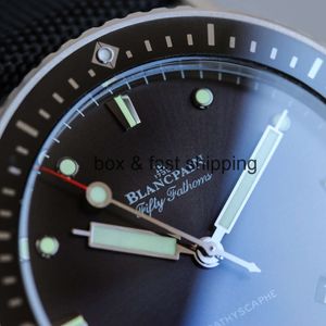 Boper Luxus 5100 Fifty Fathoms Bathyscaphe 43,6 mm Designer Search Herrenuhr Automatische mechanische Form Kalender Leuchtende wasserdichte Uhr UVTY