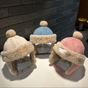 Chapéus e cachecóis infantis de marca de moda em um estilo de outono e inverno para meninos e meninas à prova de vento trovão Feng peludo chapéu de proprietário para bebês