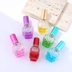 Bunte Rosenform-Parfümflaschen, Glaszerstäuber, 10 ml, tragbare Mini-Duftmode, Damenspray, Duftpumpe, nachfüllbar, leerer Zerstäuber, Reisekosmetikverpackung