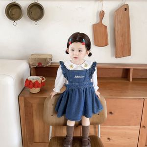 Giyim Setleri Sonbahar Bebek Kız 2 PCS Giysileri Set Pamuklu Uzun Kollu Nakış Çiçek Gömlek Denim Askı Susuklu Etek Takım Toddler Kıyafet 230919