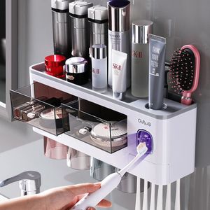 Bath Accessory Set Bathroom Accessories Magnetic Adsorption Inverted Toothbrush Holder Automatic Toothpaste Dispenser Squeezer Storage Rack 230919