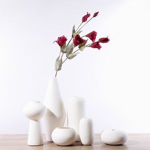 Dekorative Objekte Figuren Nordische klassische weiße Keramikvase für Heimdekoration, Accessoires, Schreibtischdekoration, moderner Stil, klein 230920