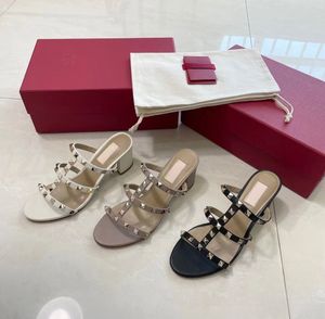 Designer-Damensandalen mit Nieten, 6 cm dicke Absätze, Markenhausschuhe, Sommer-Strandschuhe, Peep-Toe-High-Heels aus echtem Leder, Hochzeitsschuhe mit rotem Staubbeutel, Größe 34–44