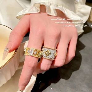 Vintage Palace texturerat snidat guld Sparkle Diamond Ring pläterad med 18K guld smycken spets snöflinga mikrouppsättning zirkonring bred platta