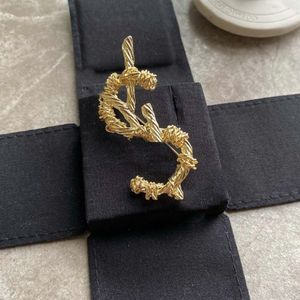 Varumärkesdesigner brosch brev 18k guld pläterade broscher kristalldräkt stift mode smycken accessorie gifta sig med bröllopsfest gåva