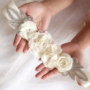 Ślub ślubny pasek szarpania 3D kwiatowy Pearl Flowers Druhna Dress Sash Akcesoria ślubne Wstążka SW2032353