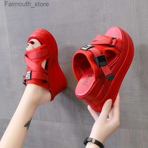 Hausschuhe Frauen Sommer Rot Keile Sandalen Plattform Super High Heels Hausschuhe Frau Outdoor Casual Dicken Boden Peep Toe Slides weiß Heels Q230920