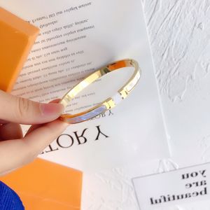 Design Bangle Bracelets Women Bangle Luxury Designer Jewelry 18K Gold Plated Stainless steel Wedding Lovers Gift Bangles Wholesale S071