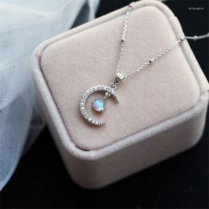 Hänge halsband Fashion Silver Color Moonstone Moon Round Charm Necklace Creative Elegant ClaVicle Chain Party Jewelry for Women Choker