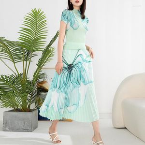 ワークドレスミヤケプリーツ印刷された気質スーツ女性2023年夏、半ハイカラーコーントップハイウエストドレープオーバースカート。