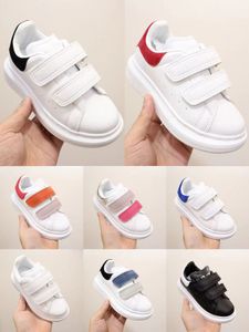 Çocuk Ayakkabı Tasarımcısı Çocuk Moda Yürüyüş Sabahı Orijinal Deri Kız Bebek Sport Run Ayakkabı Spor ayakkabıları Kutu ile Gönder