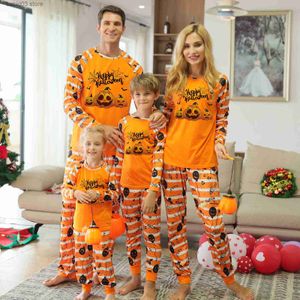 Abiti coordinati per la famiglia Happy Halloween Abiti coordinati per la famiglia Morbidi indumenti da notte casual Stampa zucca 2 pezzi Abito Family Look Pigiama Set Abiti da festa T230921