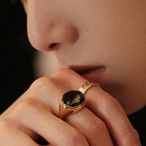 Anello smaltato smaltato semplice dell'universo Anello femminile leggero di lusso ad alto senso Anelli per mignolo Uomini e donne abbinabili