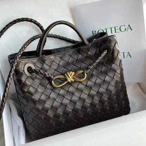 Botteg Venetas Andiamo Bag Cool Australian Deep Chocolate Woven Handbag Identified by China National Inspection and Quarantine