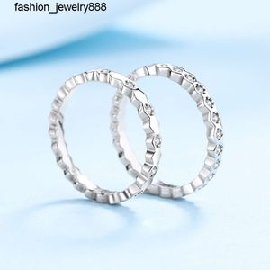 Honeycomb Full Diamond och Half Diamond S925 Silver Ring Female Plated PT950 Mossan Stone Ring tomhållare