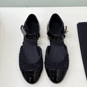 Famosas mulheres de luxo designer vestido sapatos novo couro genuíno cabeça redonda botão metal pequeno couro schuhe oco boca rasa baotou marca senhoras sapato cor sólida