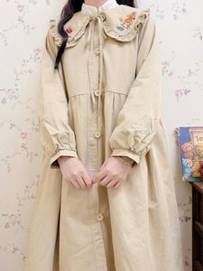 女性用トレンチコート日本語スタイルの甘い刺繍人形襟コート秋のゆるいカジュアルジャケット